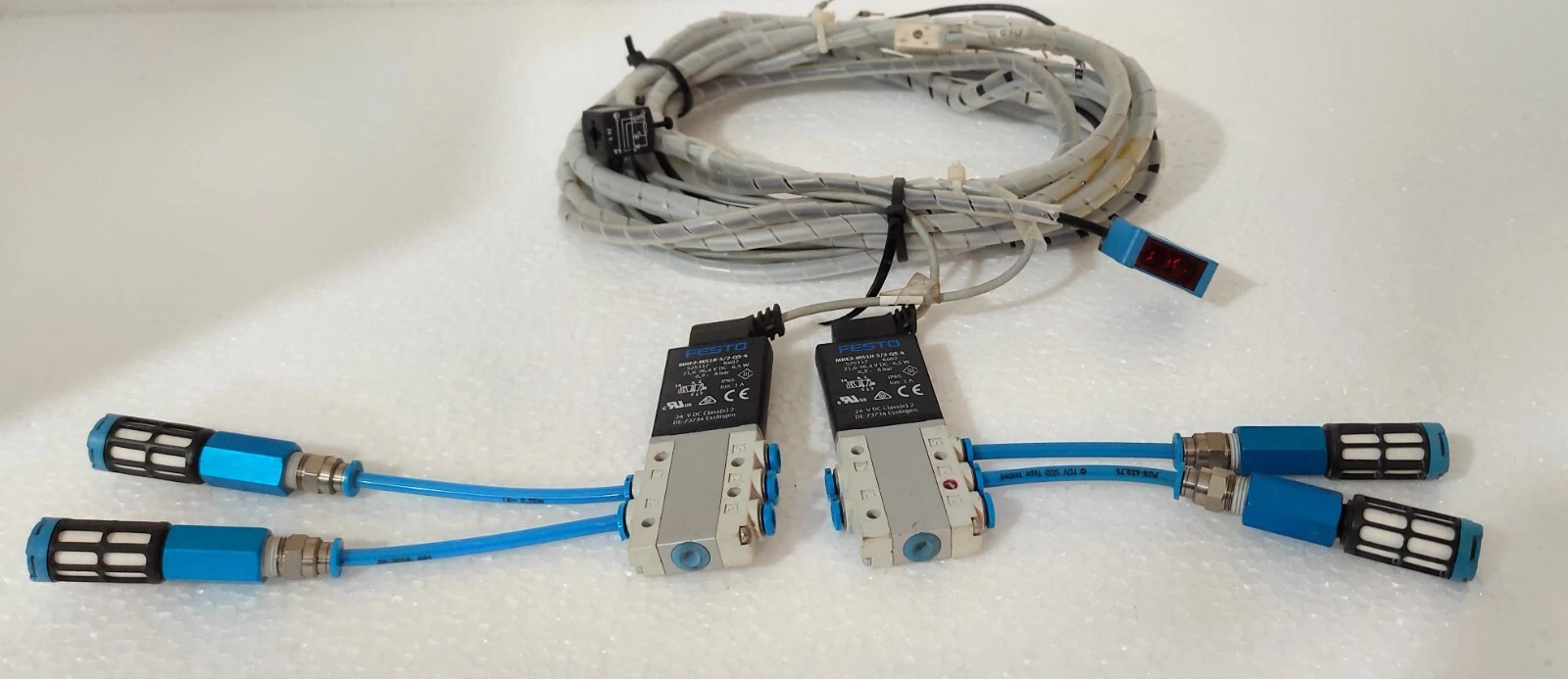 Festo MHE2-MS1H-5/2-QS-4 525117 Solenoid Valve Lot of 02 Pcs